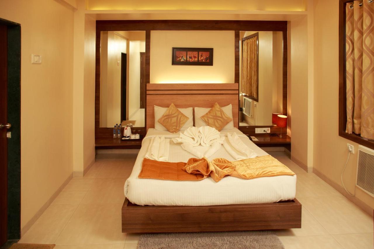 Hotel Vegas Residency Kalyān Esterno foto