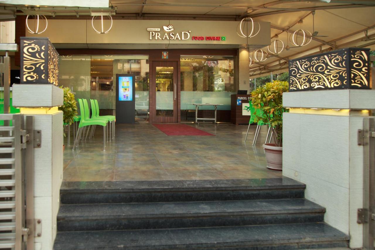 Hotel Vegas Residency Kalyān Esterno foto